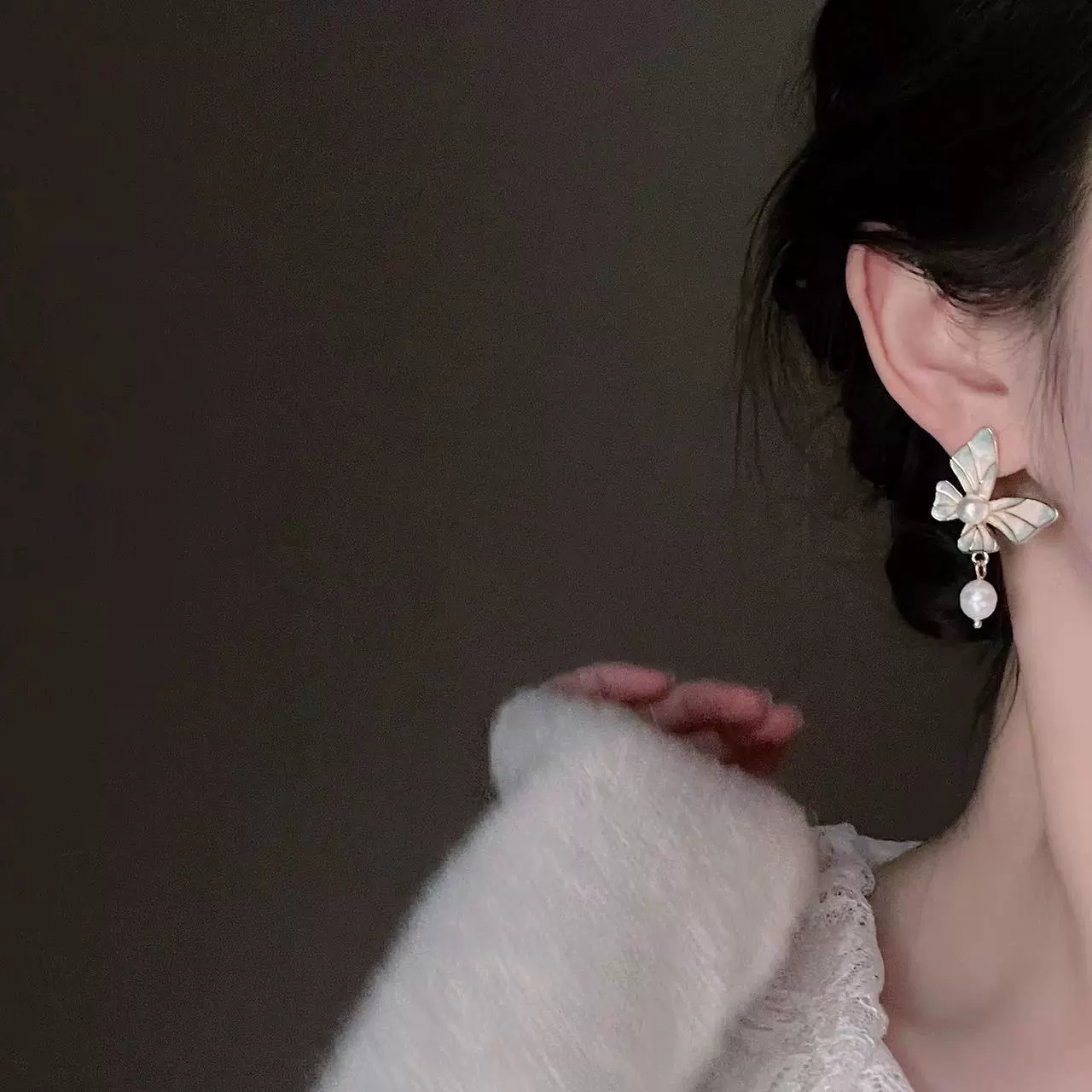 Сережки из жемчуга, мушиный котёл?