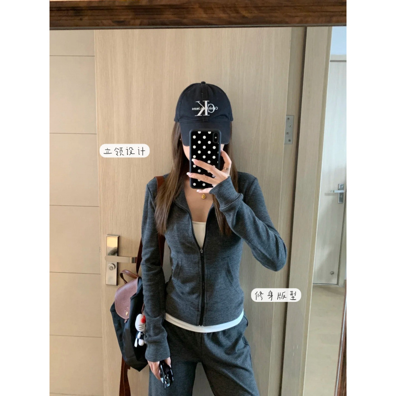 灰色条纹休闲运动套装女2025新款早秋季一整套小个子老钱风穿搭|undefined