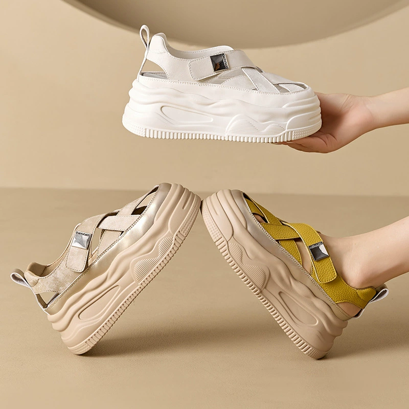 Женские сандалии из натуральной кожи, лето 2024, верхняя одежда Baotou, римские повседневные туфли в клетку для свиней на толстой подошве, тканые спортивные туфли в тренде