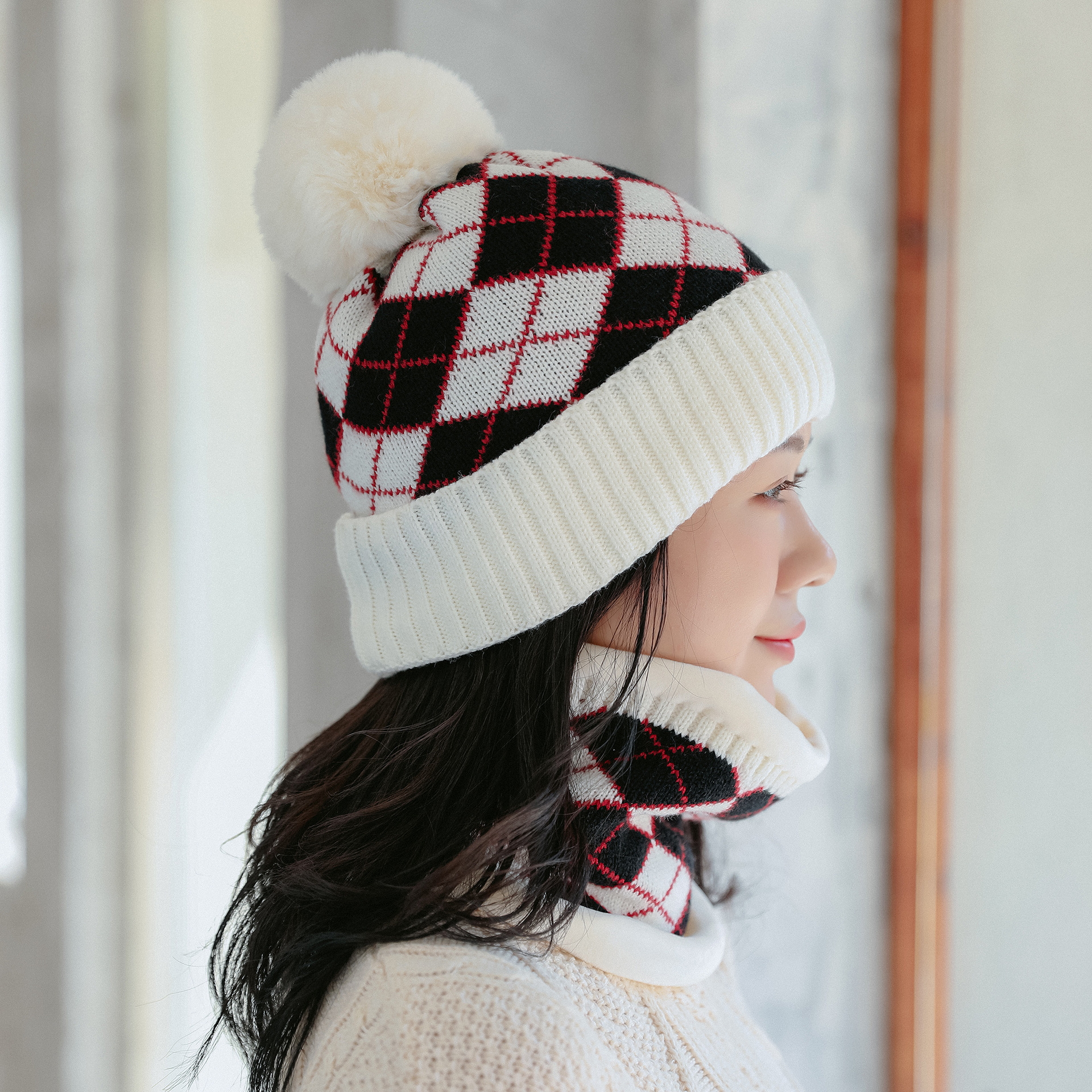 Sombrero de mujer invierno en forma de diamante Pañuelo de color a cuadros de dos piezas sombrero de lana de moda Otoño e Invierno cálido a prueba de frío image 3