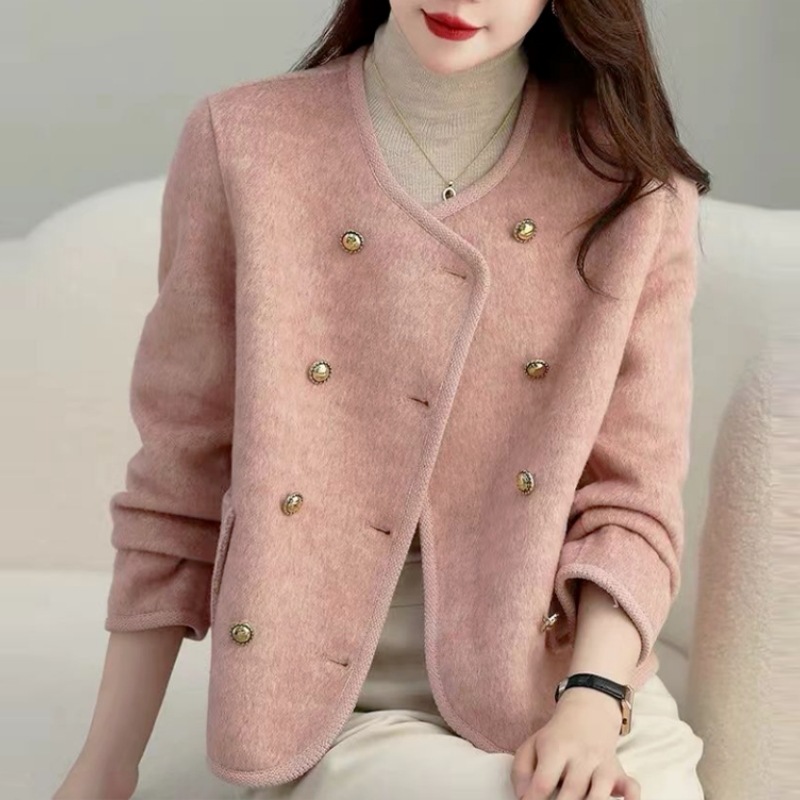Women's Chanel-style jacket, autumn/winter 2026 new style, plus size, youthful, chic, high-end double-breasted trendy top.