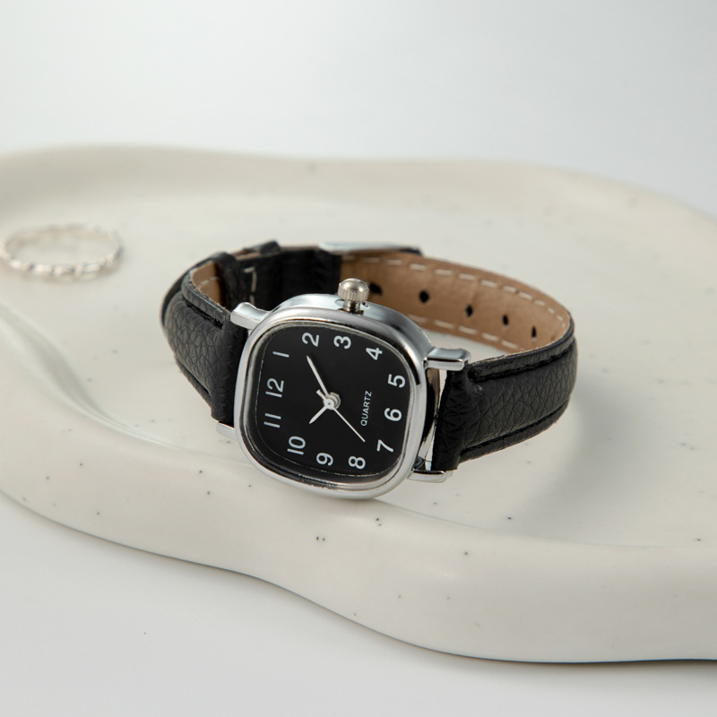 Cross-border Square Watches Manufacturer Simple Personality Retro Student Ladies Quartz Leather Strap Women's Watches Women's Wholesale