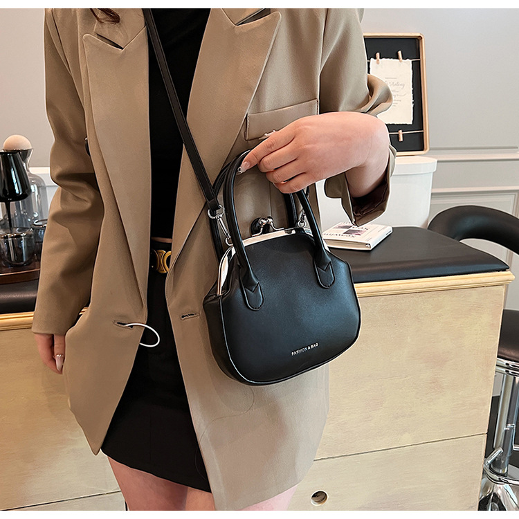 Women's Medium Pu Leather Solid Color Vintage Style Classic Style Buckle Dome Bag display picture 28