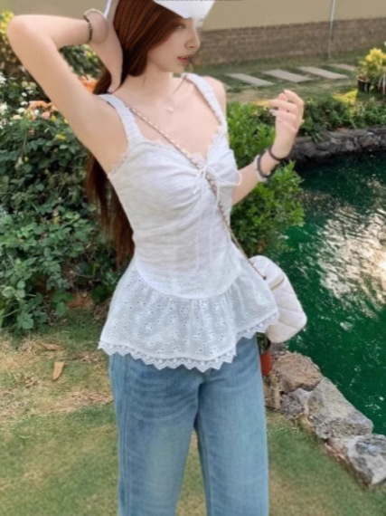 Lace design belt