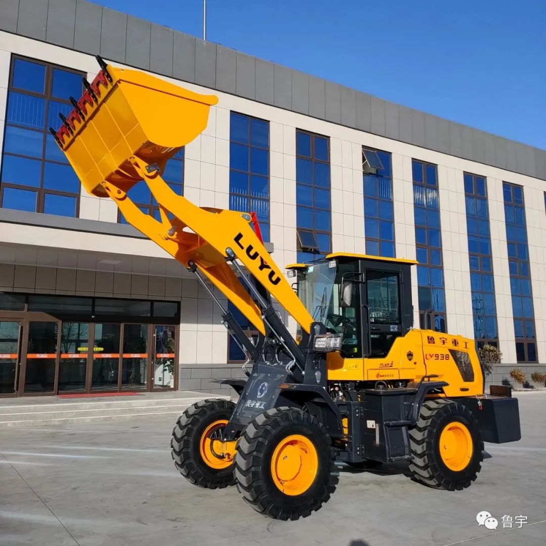 鲁宇新款机壳农用小型装载机 多用途粮食铲车 建筑工地多功能装载