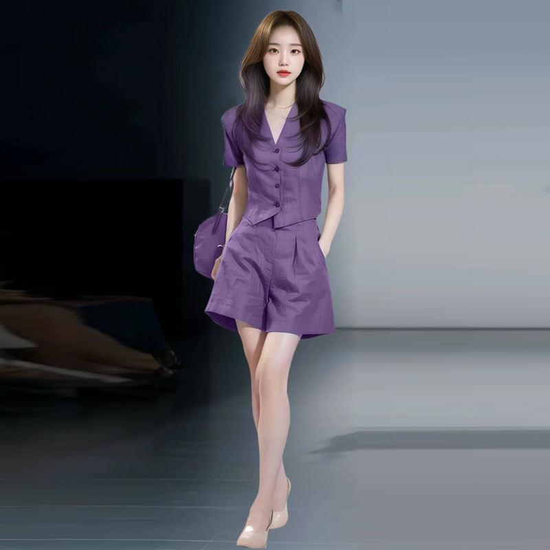 夏服は、ファッショナブルな韓国の紫色の気質のトップとショートパンツの女性用ツーピースセットの完全なセットで、美しくて雰囲気があります。|undefined