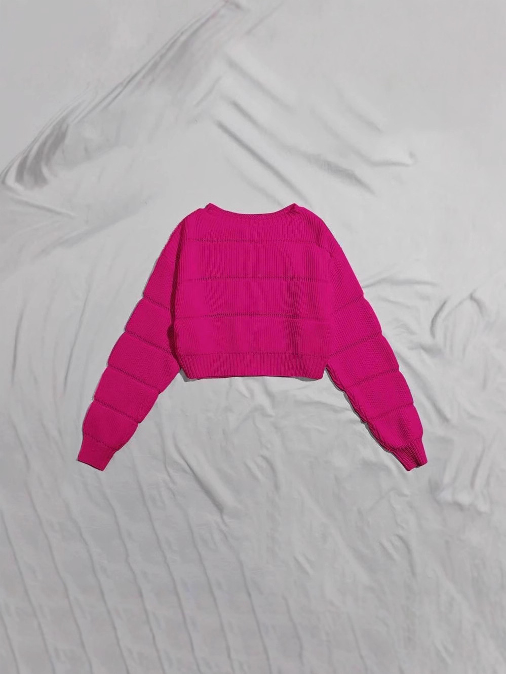 2025 primavera, otoño, invierno, punto de cuello redondo, temperamento europeo y americano, color puro, suéter de aguja, ropa corta de mujer coreana