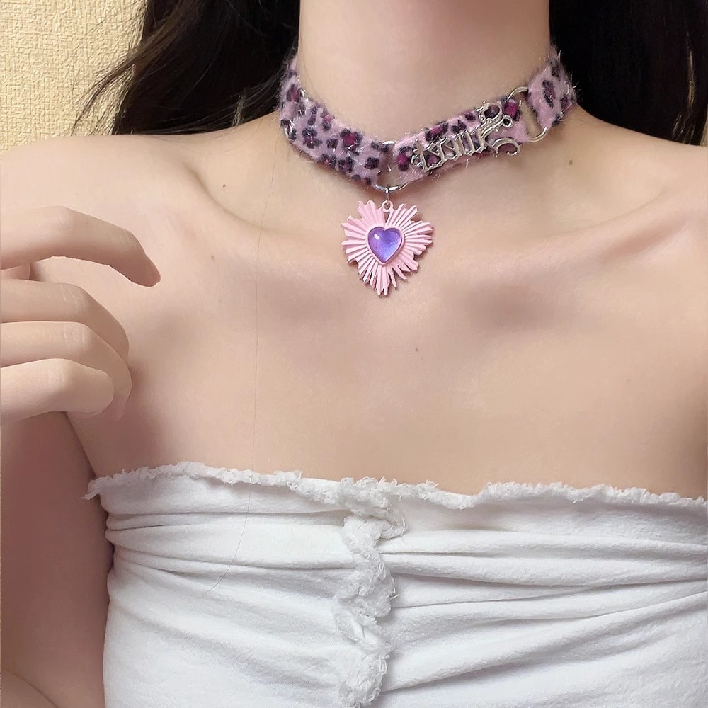 25g Weight Alloy Pendant Material Simple Style Heart Shape Leopard Artificial Gemstones Pu Leather Alloy Plush Choker Wholesale