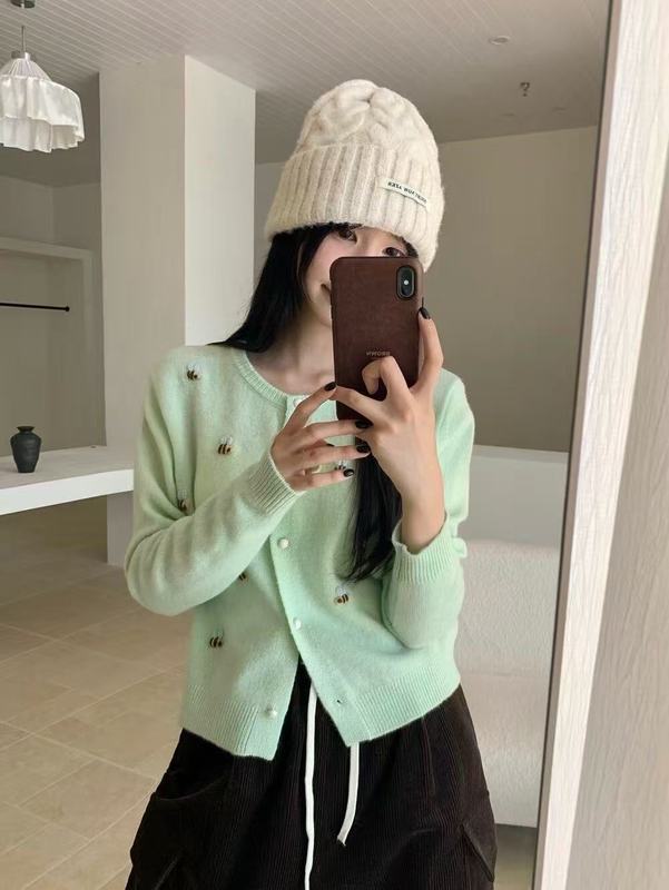 小蜜蜂珍珠扣羊毛针织开衫女2025秋冬季新款韩版减龄百搭毛衣女潮|undefined