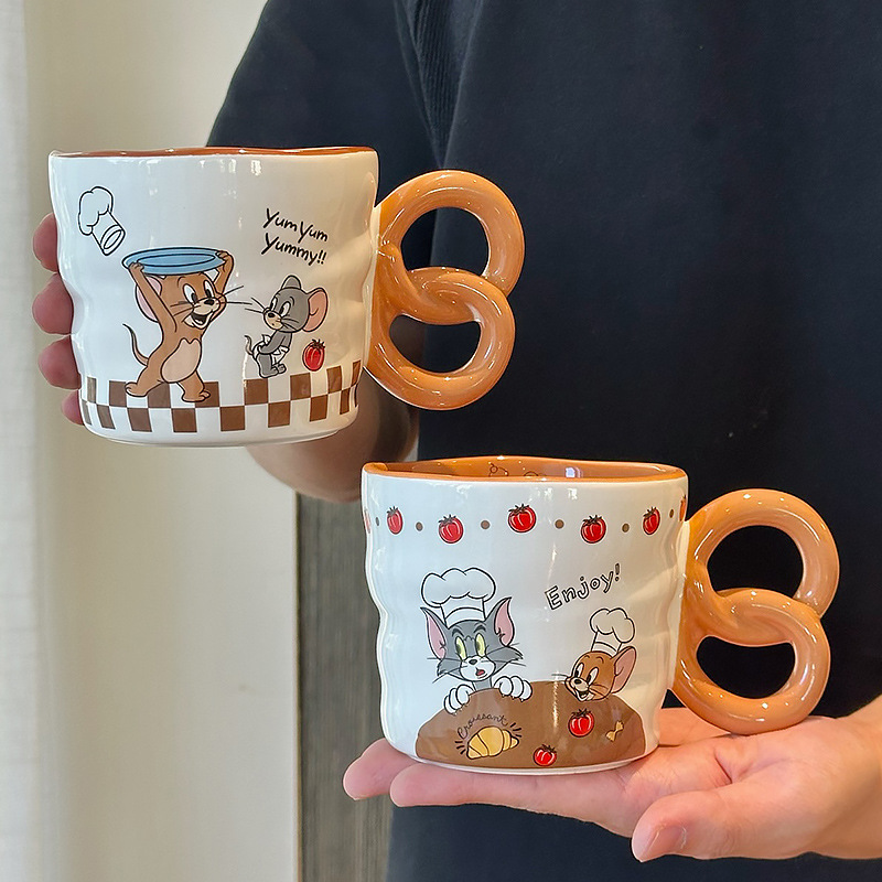 Gato y ratón Taza de mango de doble anillo Taza de agua de desayuno de cerámica Agua potable para el hogar Taza de alto valor para la oficina
