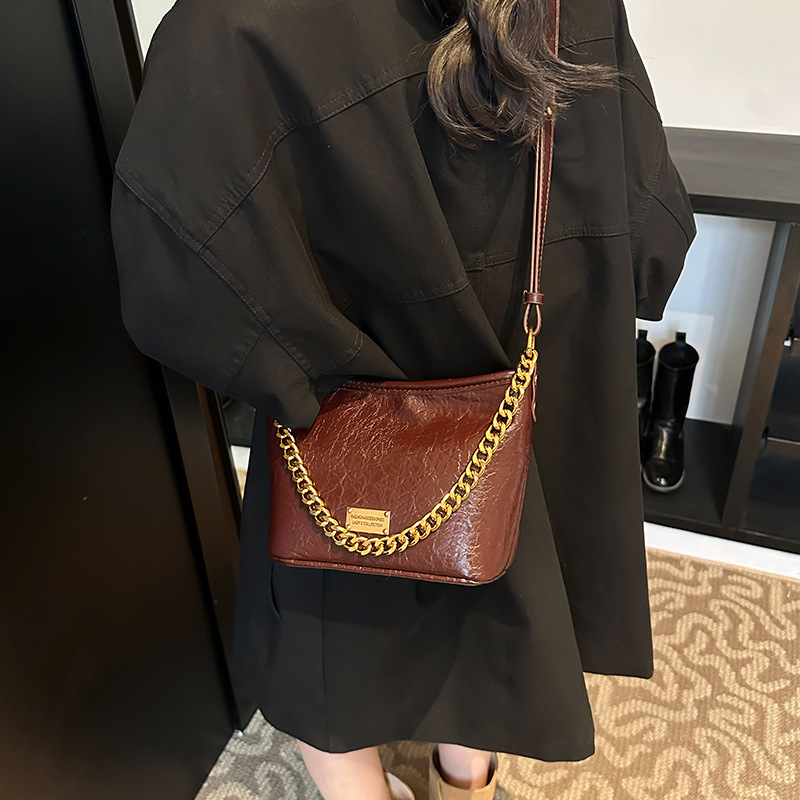 秋季高颜值手提复古女包2024菱格日韩单肩包链条水桶休闲斜挎包