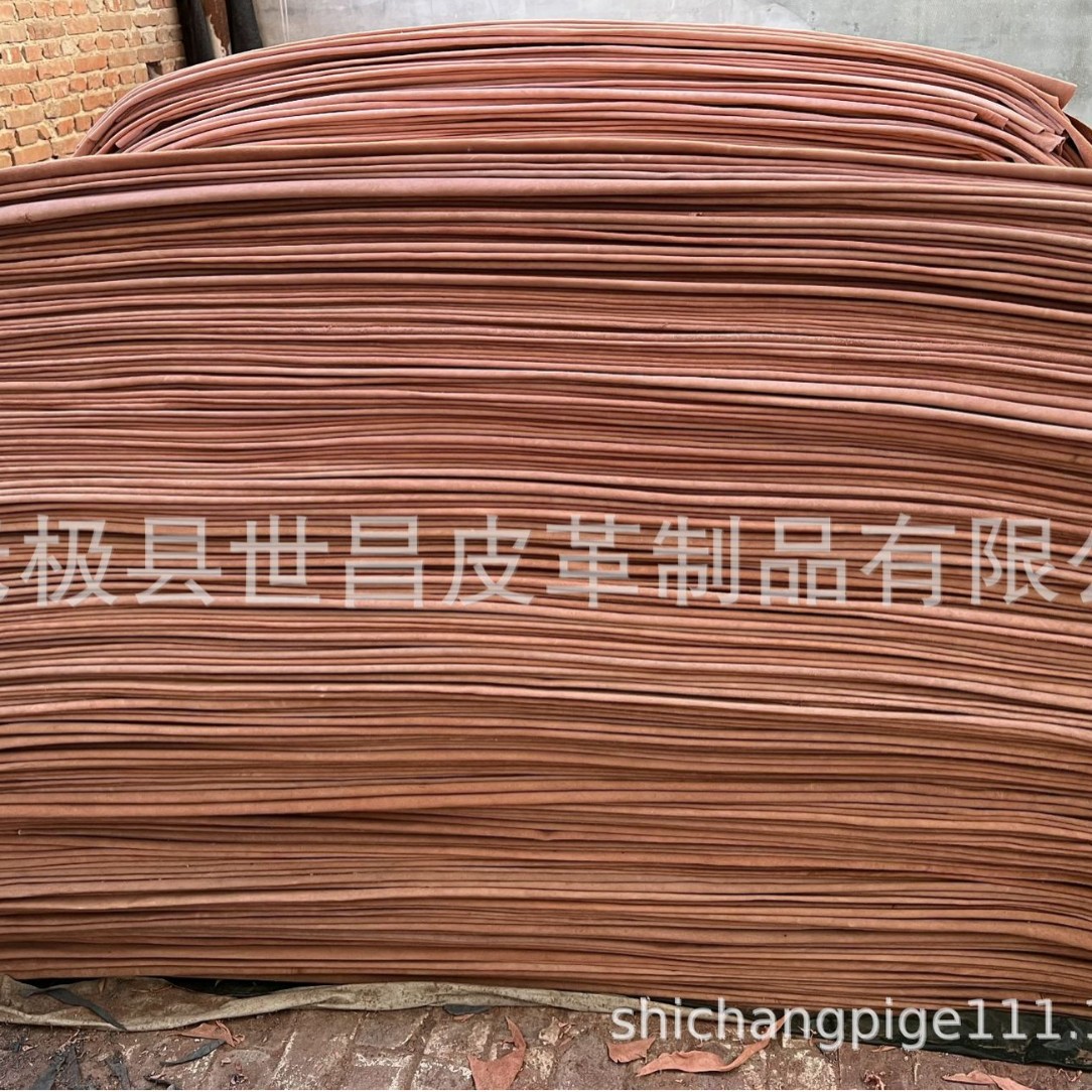 红色牛皮皮胚，劳保用或加工鞋包革沙发革，厚度1.2-1.4-1.6均有