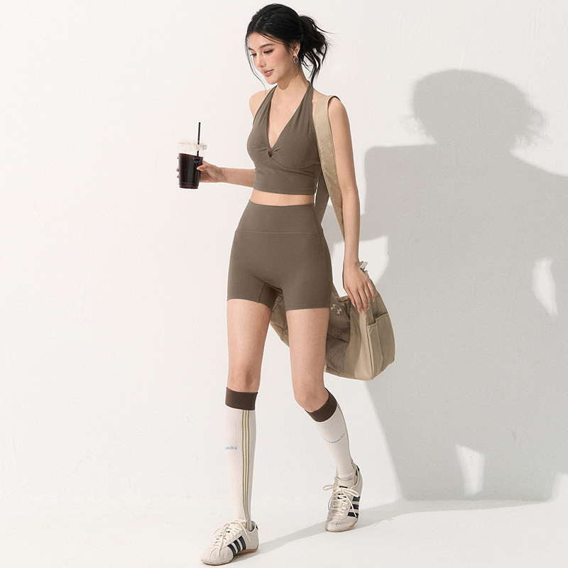 Mujeres cuello colgante hermosa espalda juego deportivo chaleco de yoga delgado pantalones cortos de cintura alta se puede usar ropa de fitness dos piezas
