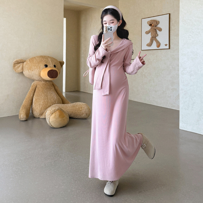 孕妇装秋冬季潮妈时髦新款连衣裙怀孕期高级感洋气减龄显瘦打底裙|undefined