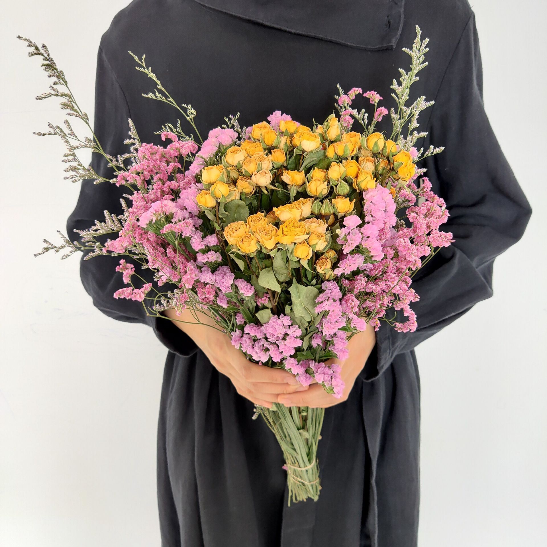 새로운 노란 장미 + 핑크 크리스탈 연인 잔디