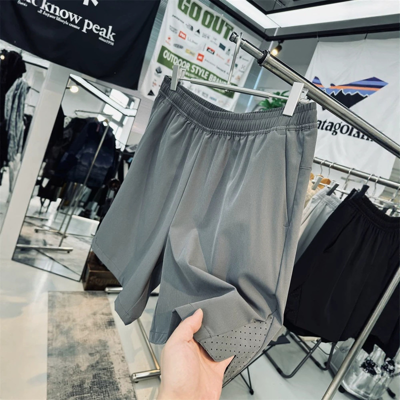 Lightweight, Breathable, Four-Way Stretch Laser-Perforated Men's Summer Sports Outdoor Running Fitness 7inch Casual Shorts Lightweight, Breathable, Four-Way Stretch Laser-Perforated Men's Summer Sports Outdoor Running Fitness 7inch Casual Shorts