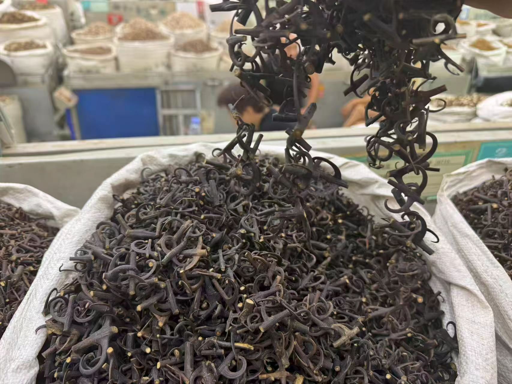 Gou Teng Uncaria Stem with Hooks 1000g Dried Chinese Herb for Decoction specifications