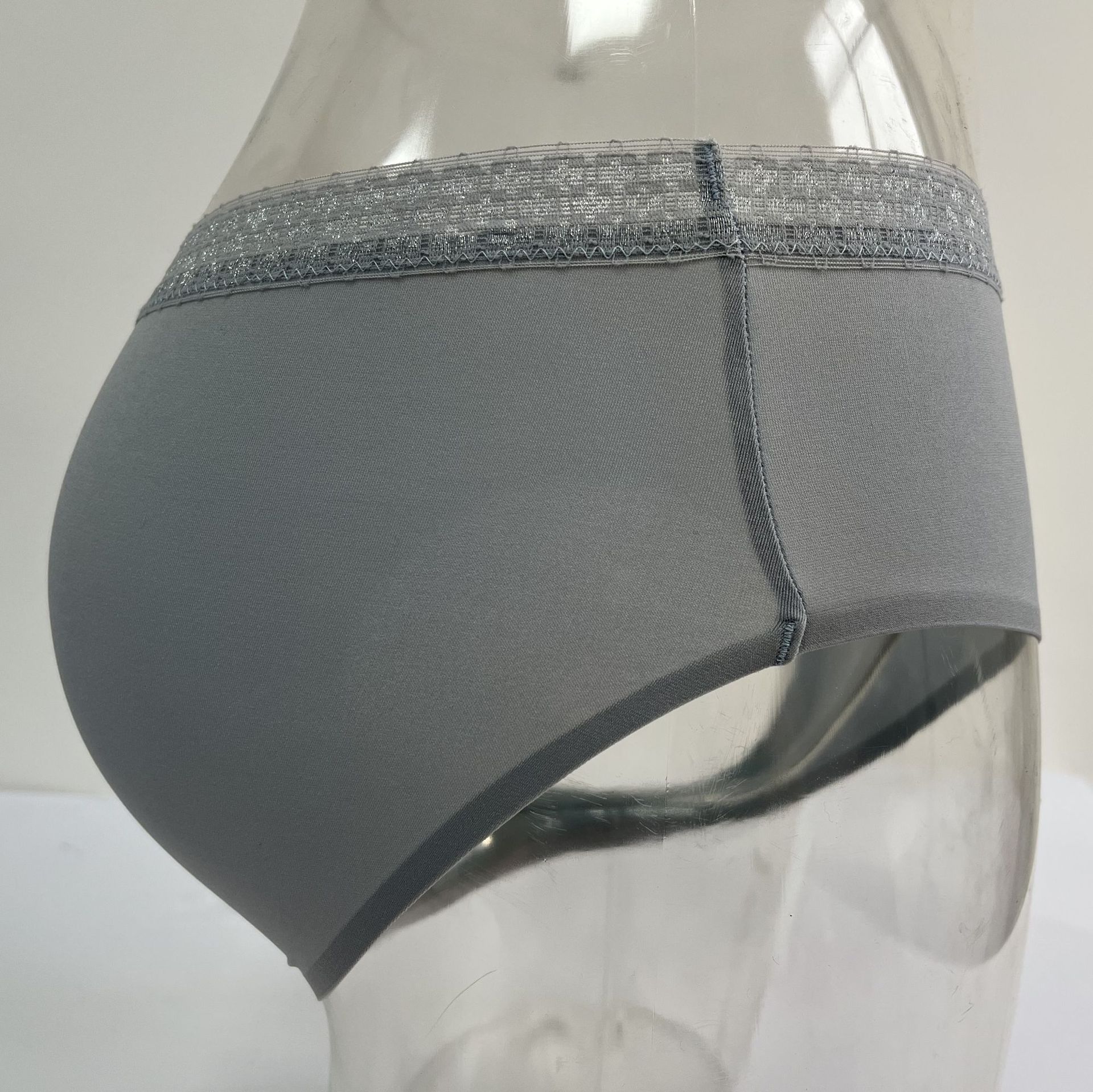 夏季薄款冰丝面料透气清凉少女三角裤纯色无痕内裤女批发外贸