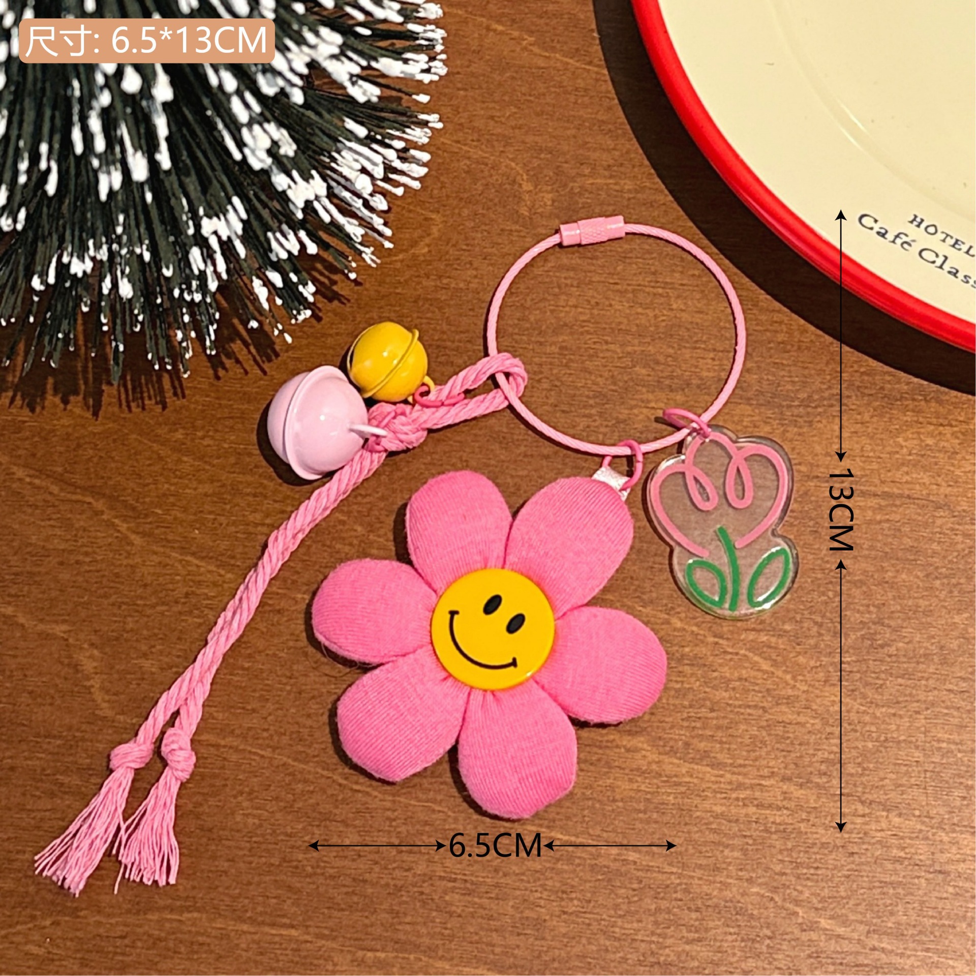 Nueva flor creativa llavero colgante bolsos de chicas colgante colgante de muñecas de fresas de viento colgante