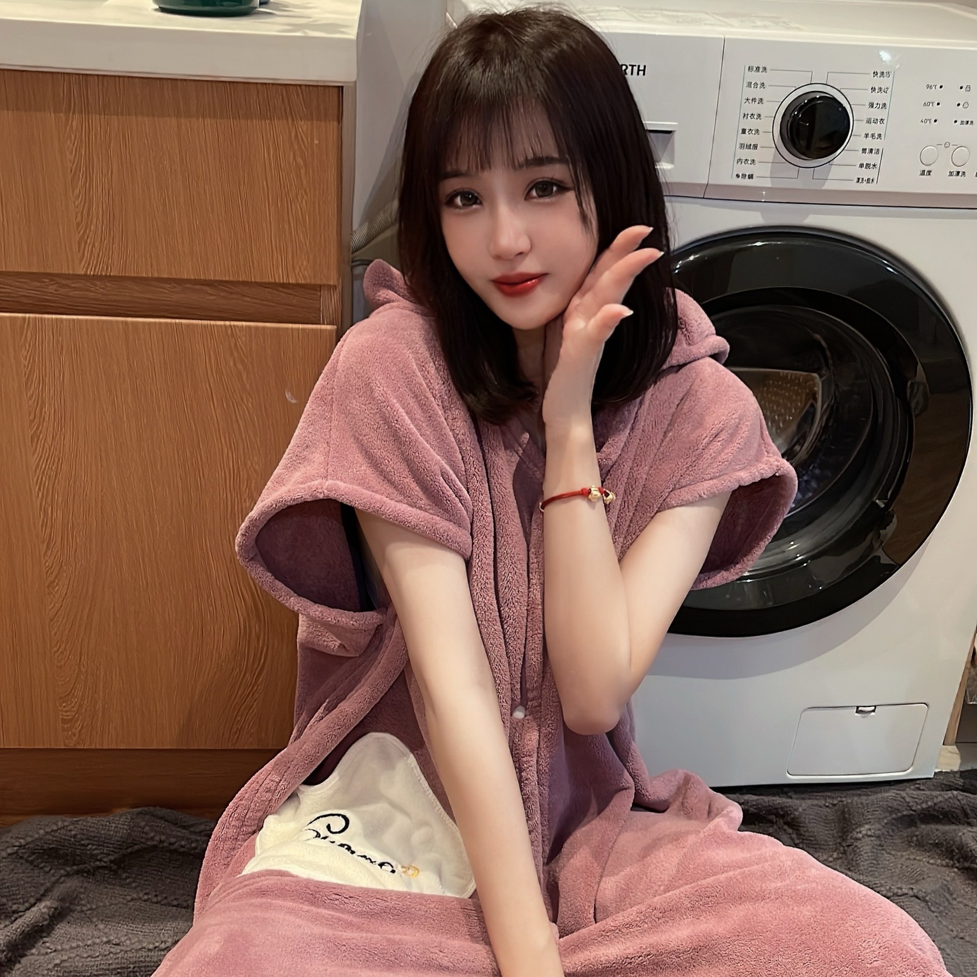 (2개) 새로운 스타일 두꺼운 목욕 타월 여성 중간 길이 흡수성 부드러운 가정 숙소 케이프 스타일 성인 모자 목욕 원피스