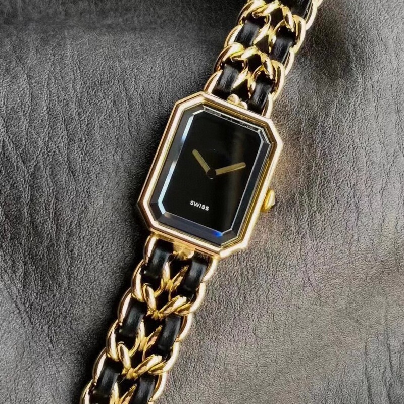 Little Red Book's Same Classic Small Fragrant Style Square Black Gold Sugar Cube Retro Medieval Chain Braided Belt Danny Lu Watch