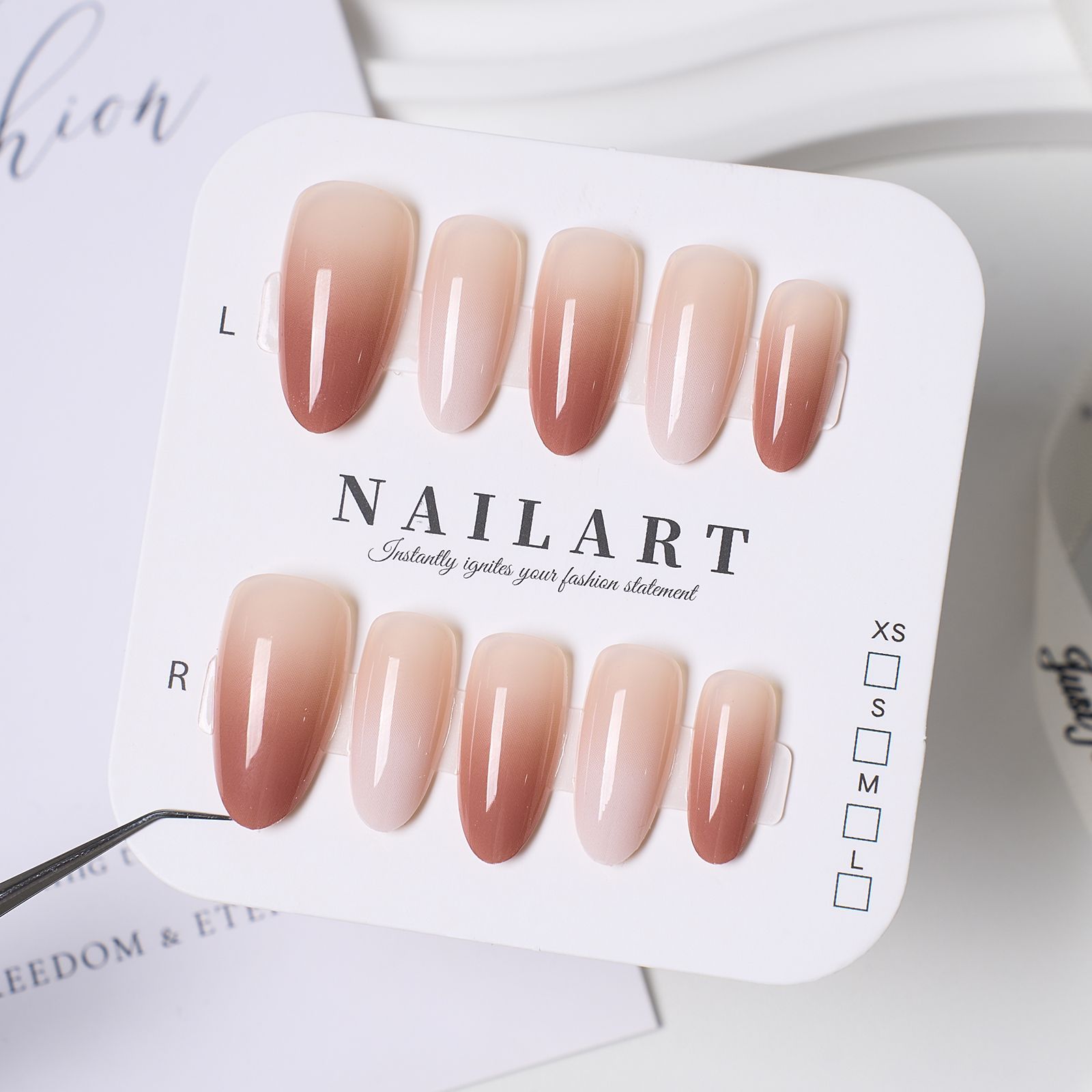 10 piezas decodificadas en línea estilo rojo temperamento alto poco fragante estilo francés in se siente la atmósfera blanca de las uñas hechas a mano