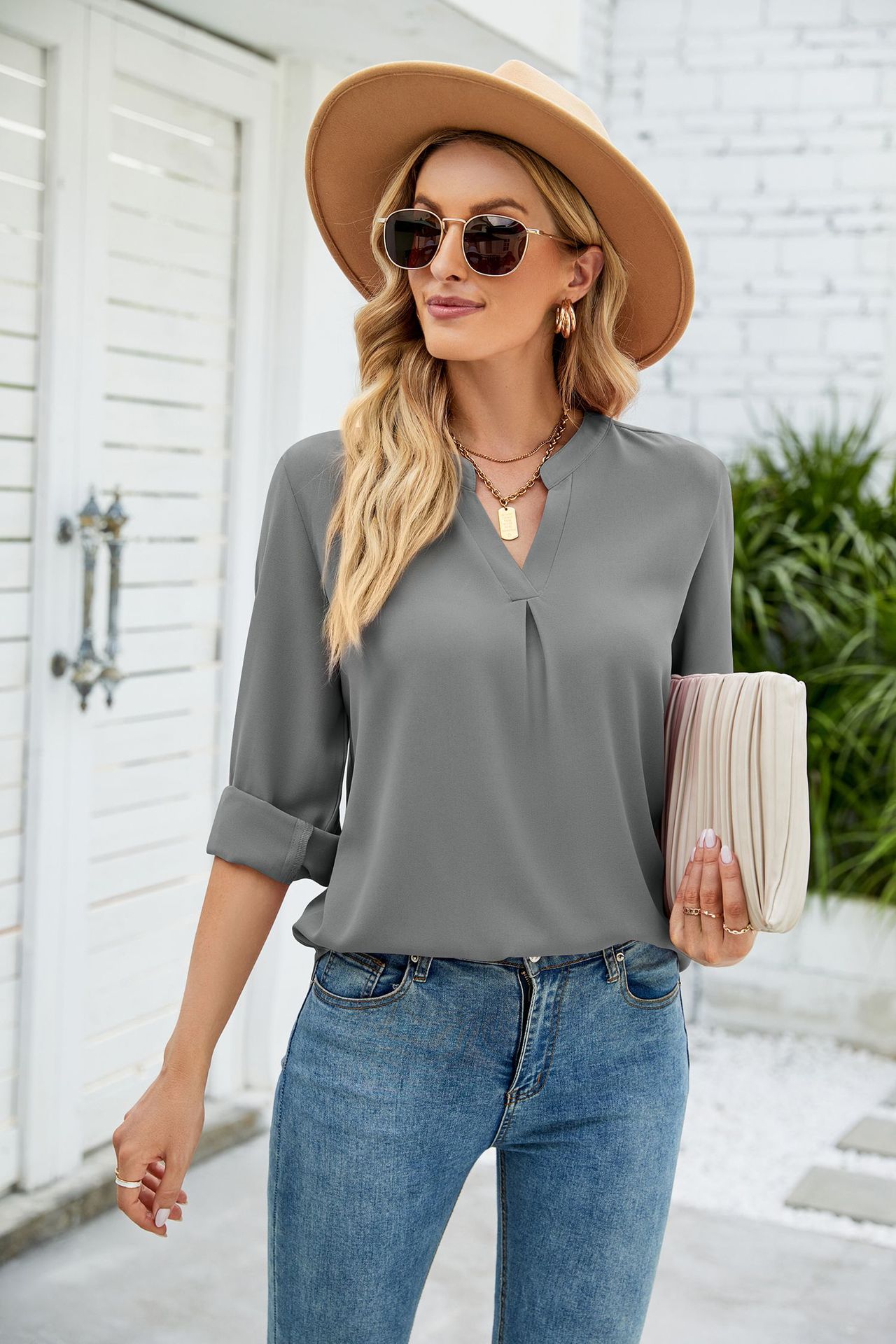 Women's Chiffon Shirt Long Sleeve Blouses Pleated Simple Style Solid Color display picture 2