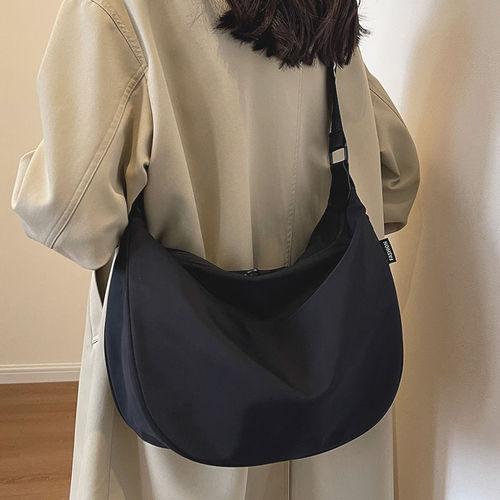 Waterproof Oxford cloth large capacity dumpling bag crossbody bag for women, niche new versatile casual sports single shoulder bag trendy