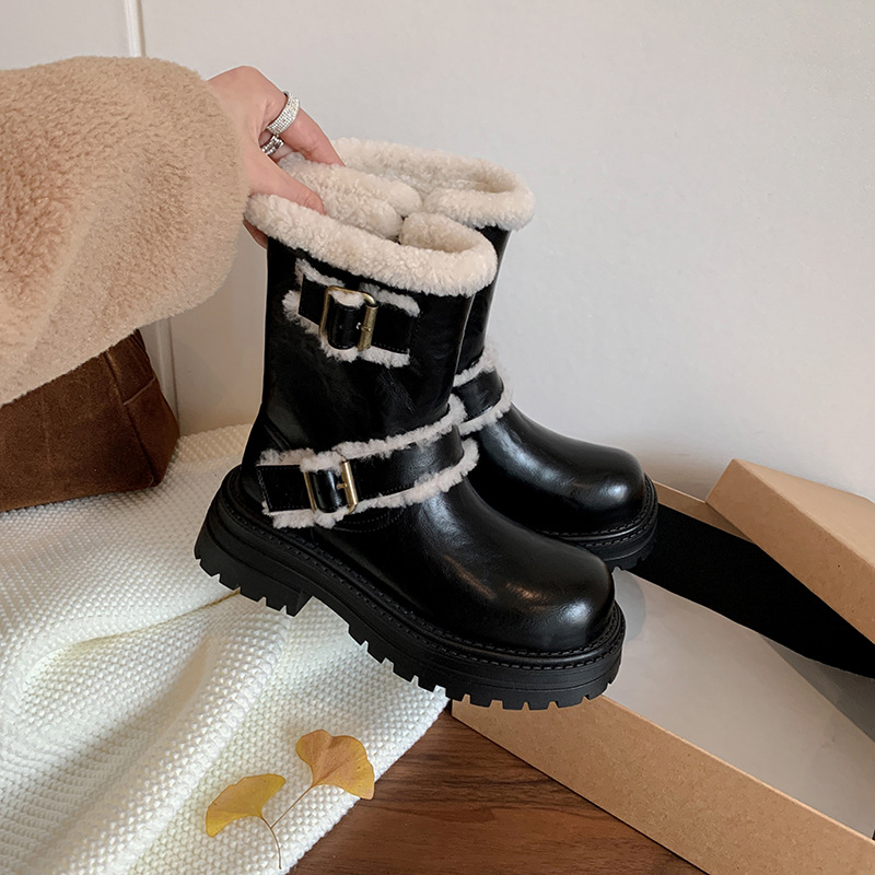 Boot tuyết nữ cổ thấp đế dày phong cách Anh, có khóa thắt lưng, lót lông ấm — màu đen