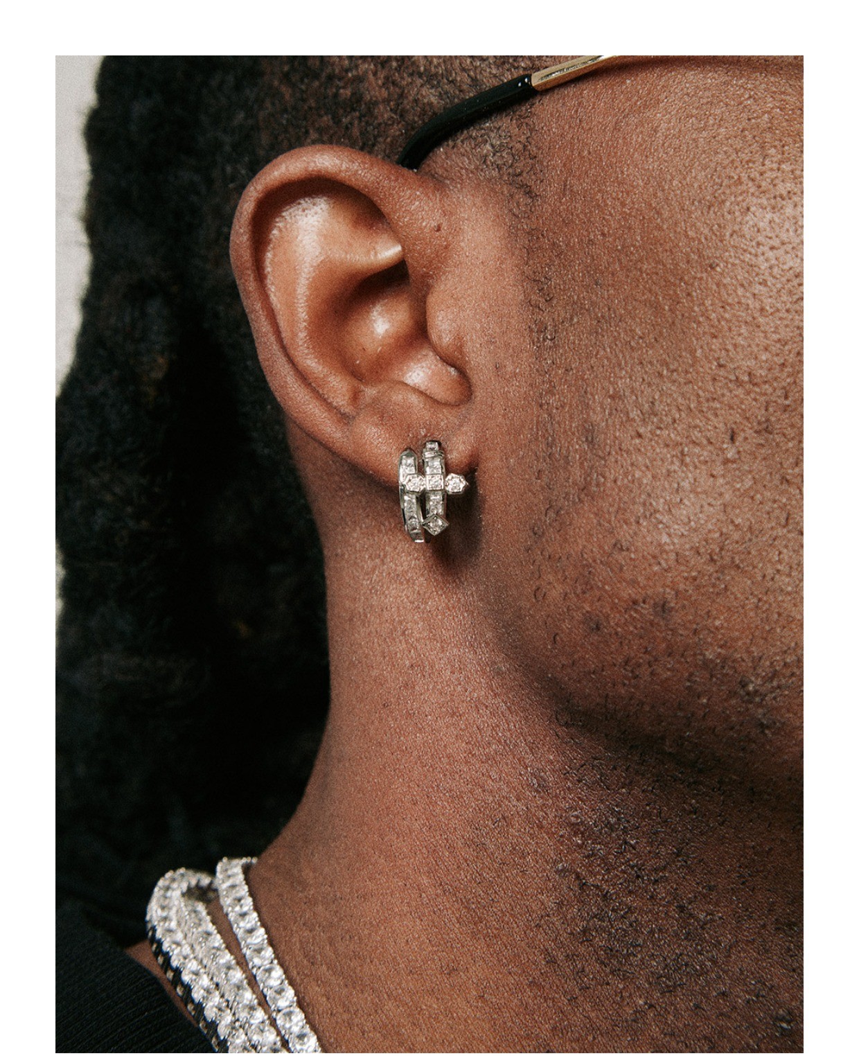 1 Paire Hip Hop Forme En U Placage Incruster Le Cuivre Diamant Artificiel Des Boucles D'oreilles display picture 3