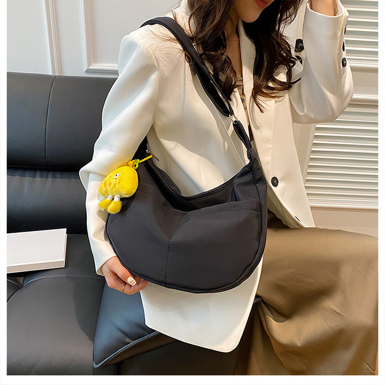 Simple solid-color canvas bag 2024 new style Japanese large-capacity single-shoulder dumpling bag, versatile for school and commuting crossbody bag undefined
