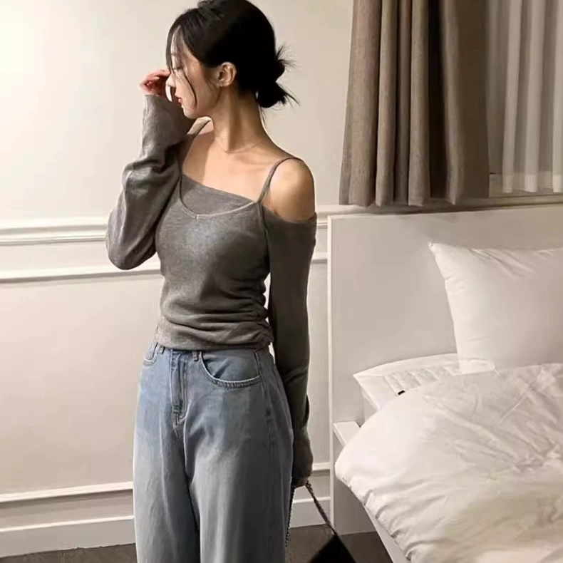 Корейский шикарный осенний новый модный топ с открытыми плечами в французском стиле + облегающий трикотажный комплект из двух предметов для женщин.