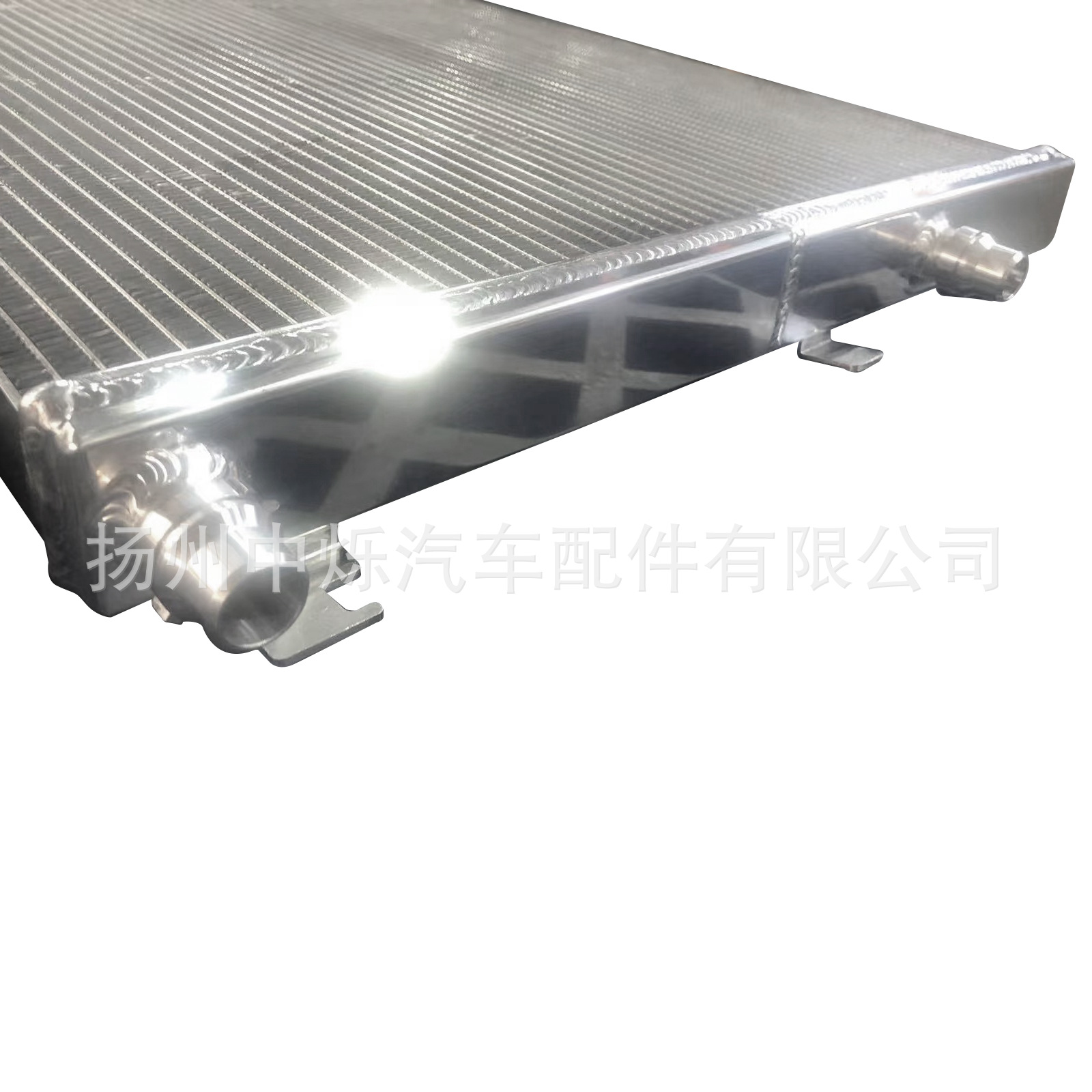 Hot-selling, in-stock, all-aluminum radiator for car cooling systems, compatible with BMW 5/6/7 engine coolant