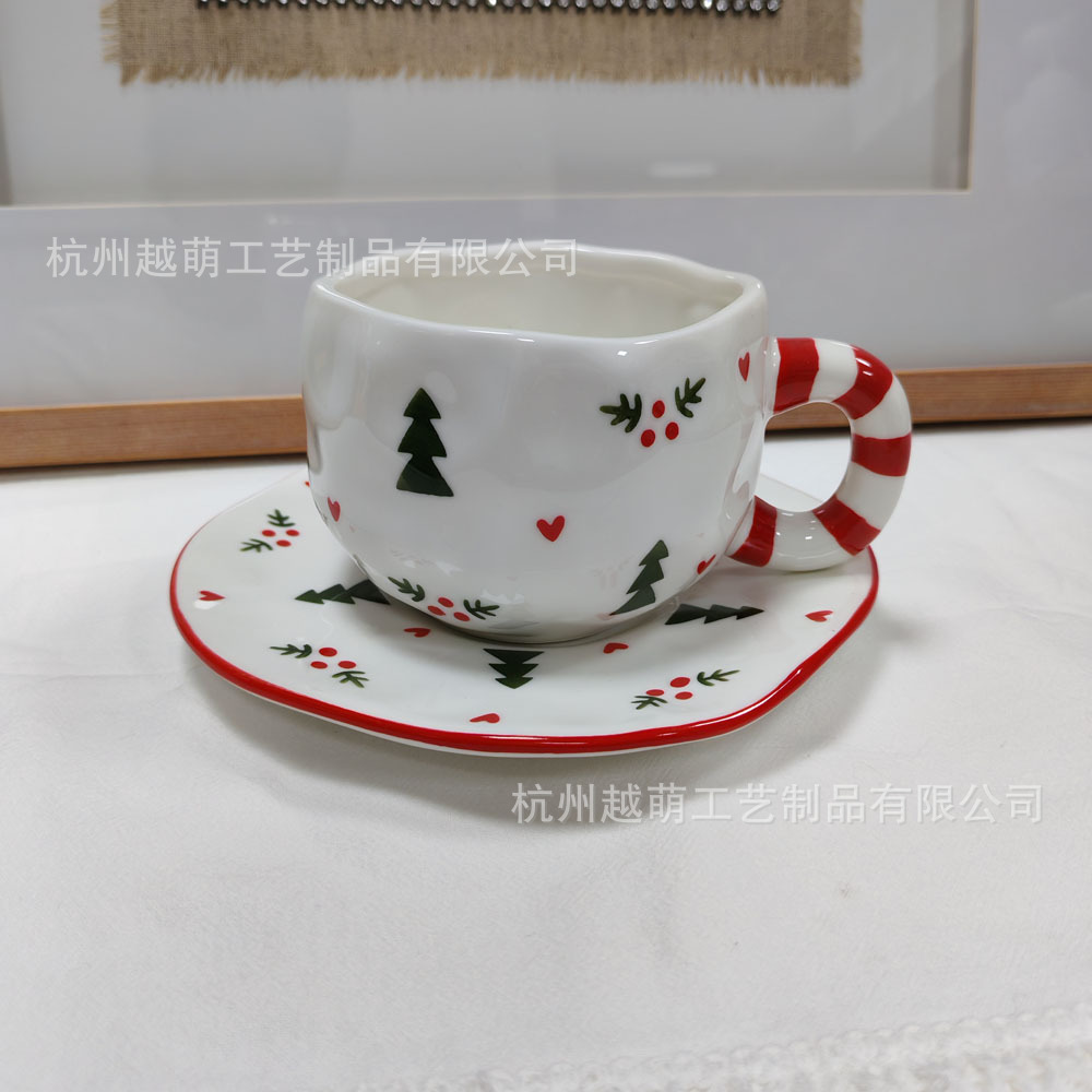 Taza de café de cerámica navideña irregular, linda taza con diseño de flores y corazones pintados a mano, juego de taza y platillo para té de la tarde
