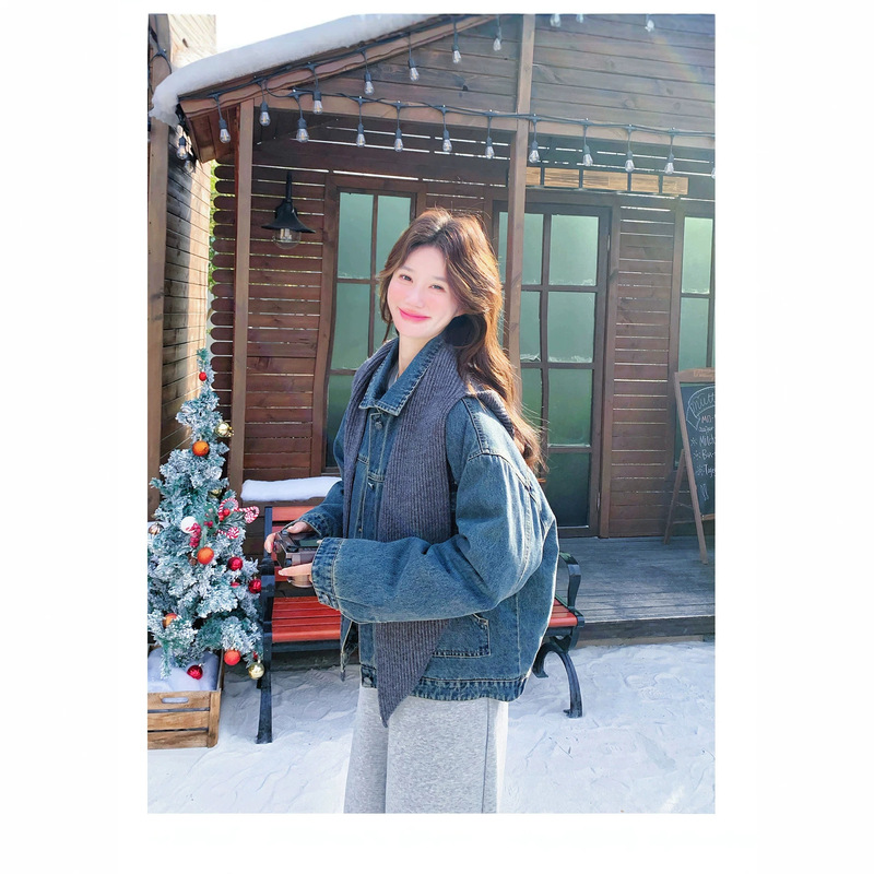 Detachable knitted hooded denim down jacket for women, winter 2026 new style, retro casual, warm, 90% down filling
