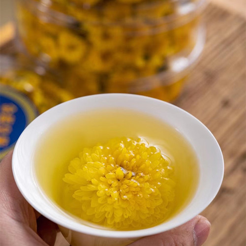New Flower Golden Core Chrysanthemum Tribute Chrysanthemum Large Yellow Chrysanthemum Tea Chrysanthemum Ball Herbal Tea Gift Box Bulk Tea Direct Shipping