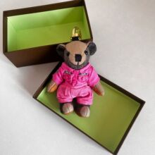 新款B家泰迪熊风衣背包挂件帽子牛仔