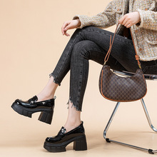 ��ɫ�߸�����ЬŮС����һ�_�Ń����߆�Ь�ٴ���Ӣ���LСƤЬŮ