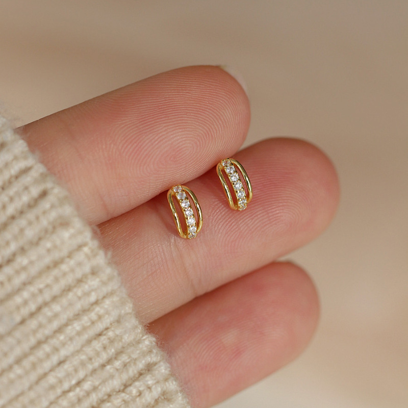 Sophisticated small crooked design universal earrings
