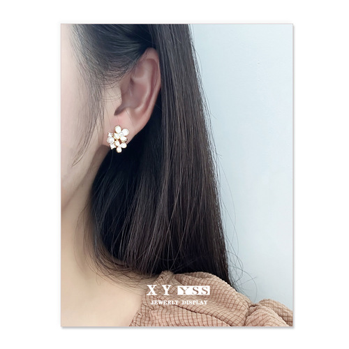 Forest style mini pearl flower earrings for women, niche design, high-end earrings, compact, no pierced mosquito coil disc ear clips
