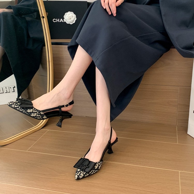 Pequeño tamaño 313233 zapatos de tacones altos coreanos de mujer de verano nuevos zapatos de tacones simples de moda casuales superficiales
