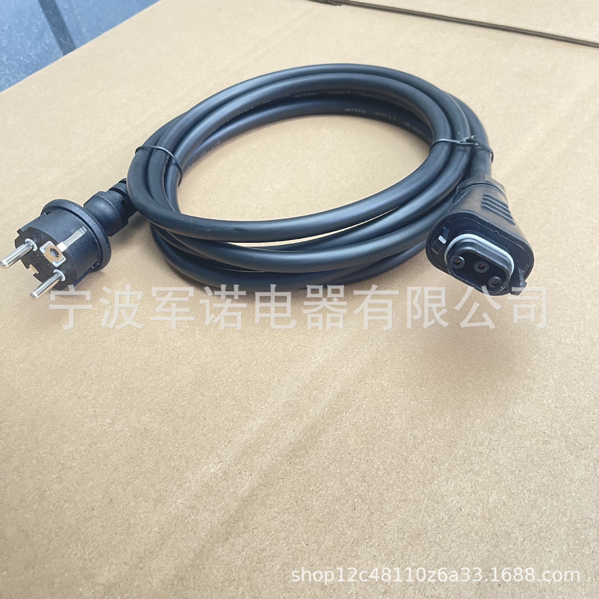 BC05光伏太阳能微型逆变器欧规IP44插头橡胶线配BC05光伏逆变器