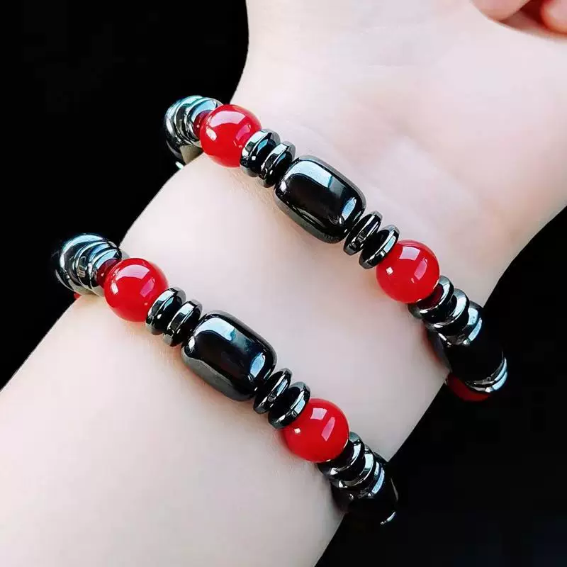 Magnetic organic beaded bracelet