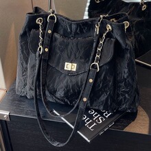 ���e���n���W��ͨ�ڰ��ﶬ2025�ٴ����Ů���ذ��������¿��б