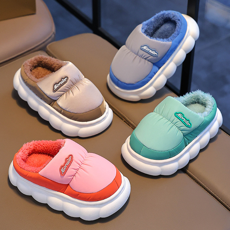 Zapatillas de algodón para niños de invierno para niños y niñas, tela de pluma caliente impermeable para niños pequeños, padres e hijos, bebés en casa