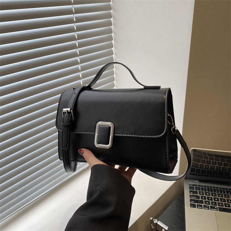 今年の人気のファッションレトロな小さなバッグ女性のための 2025 新しいフレンチニッチデザインシングルショルダークロスボディ小さな正方形バッグ|undefined