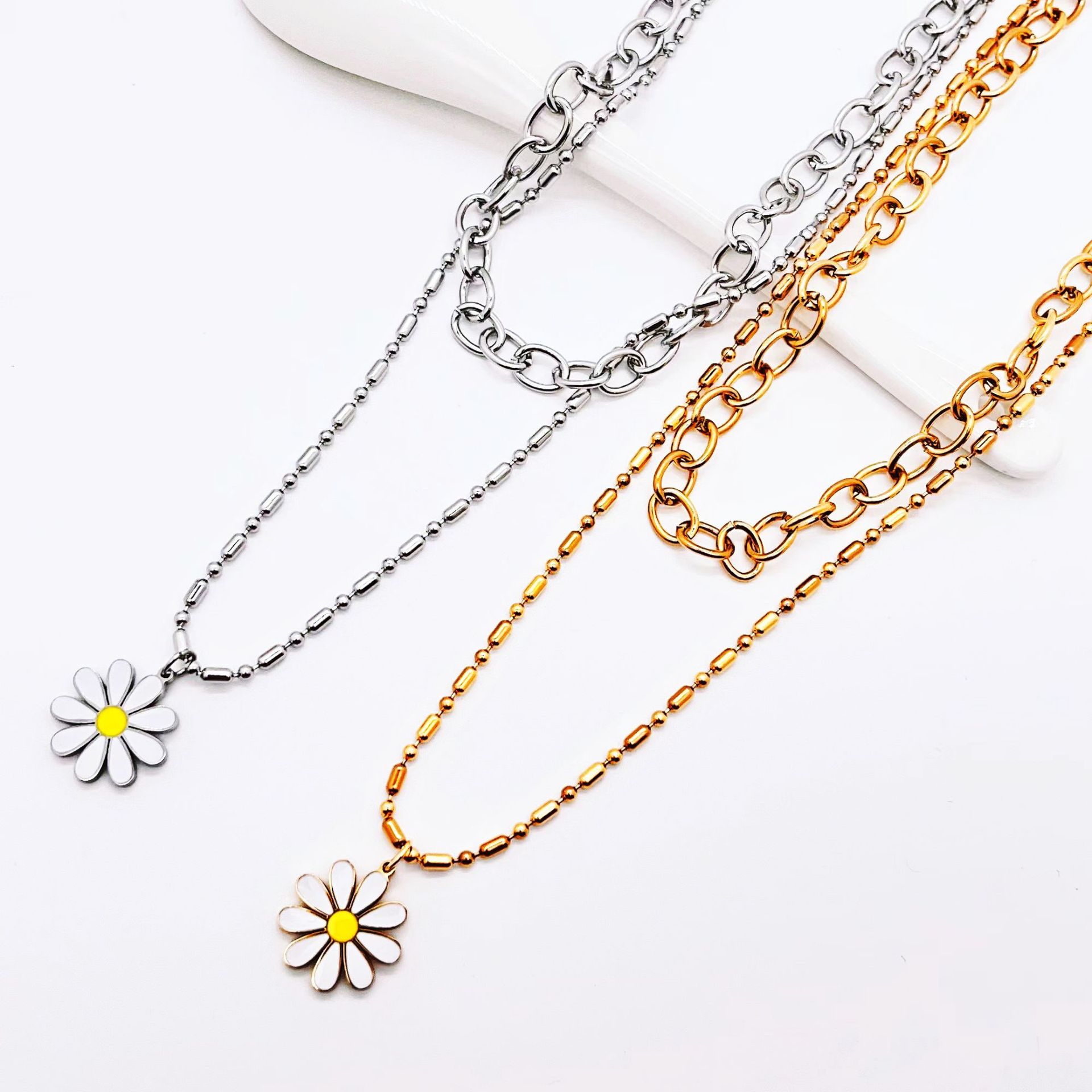 Simple Style Flower Stainless Steel Gold Plated Pendant Necklace 1 Piece