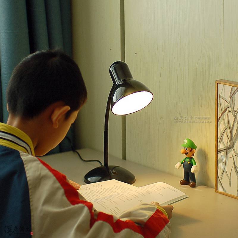 P616 wholesale learning desk lamp for university students' dormitory, plug-in model, children's home use simple writing desk lamp