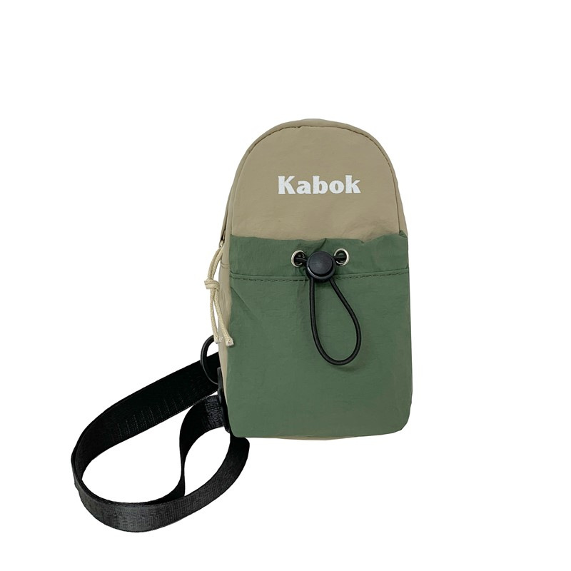 Nuevo bolso de pecho de pareja de moda para hombres y mujeres, bolso de hombro antisalpicaduras de color de contraste simple, bolso de mensajero fresco pequeño casual