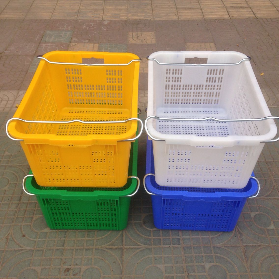 厂价供应海南福建水果胶箩 有孔周转框   加强蔬菜铁耳周转筐